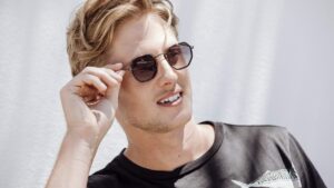 Alex vain 34.95€ € Blehat.comista