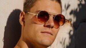 Azzo vain 39.95€ € Blehat.comista