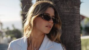 Esra vain 24.95€ € Blehat.comista