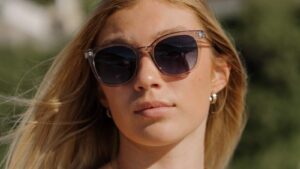 Sterling vain 24.95€ € Blehat.comista